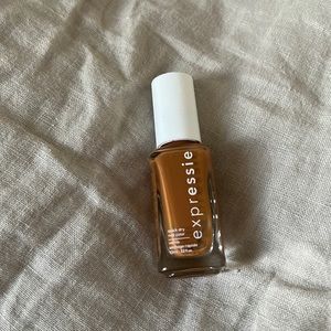 Essie Express Quickdry Saffr-on the Move (Free w/ purchase)